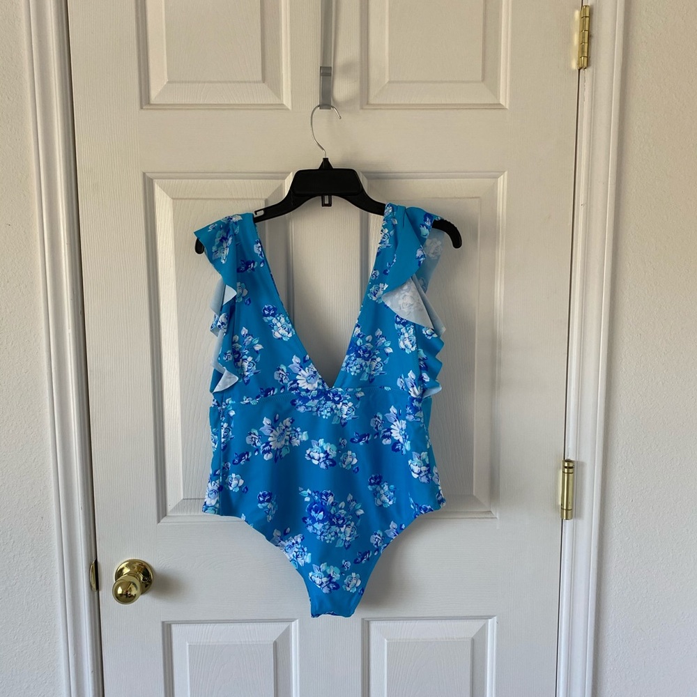 Cupshe One Piece Floral Swimsuit / Size 1X